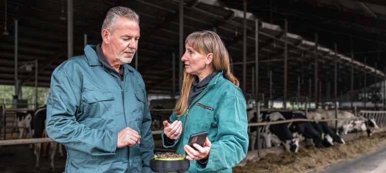 Eurofins Agro Testing und trinamiX stellen gemeinsam entwickelte Lösung zur mobilen Futtermittelanalyse vor Ort auf der EuroTier vor